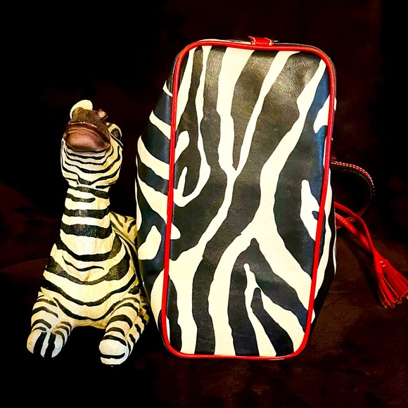 Dooney And Bourke Vintage Serengeti Collection Leather Zebra Bucket Bag - Picture 3 of 7